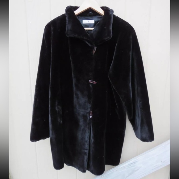 Elegant Black Faux Fur Coat France L - Picture 1 of 8